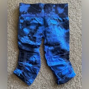 Swirl-patterned Lululemon crops